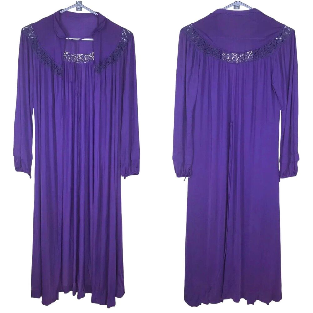 Carters Celamere Purple Robe Lace Trim Long Sleeve Tie Waist Vintage 1960s 70s S